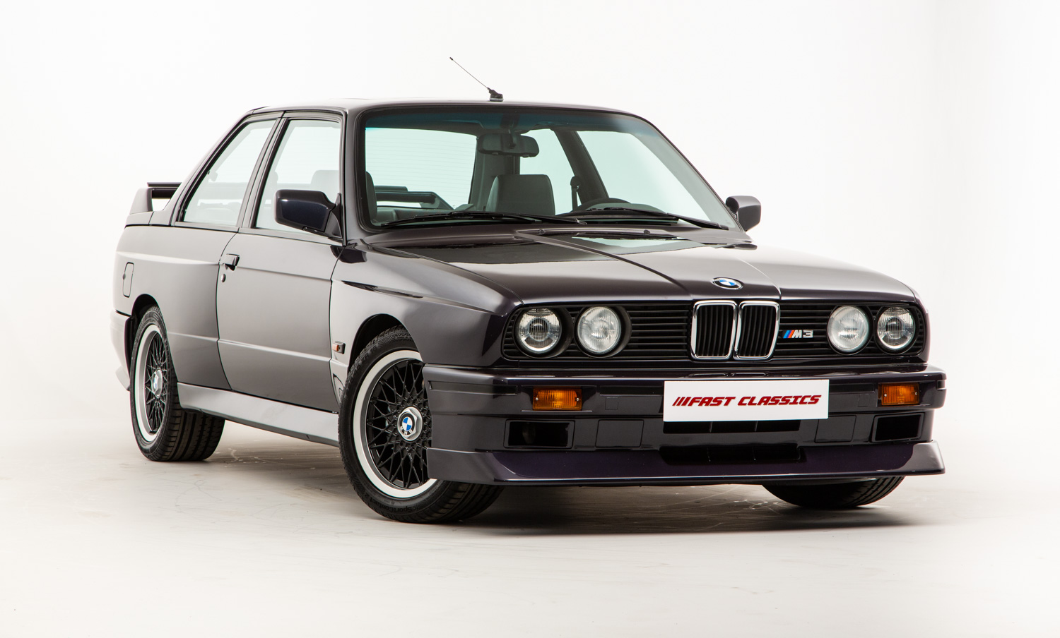 BMW M3 E30, in vendita la versione speciale dedicata a Johnny Cecotto