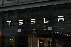 Logo Tesla