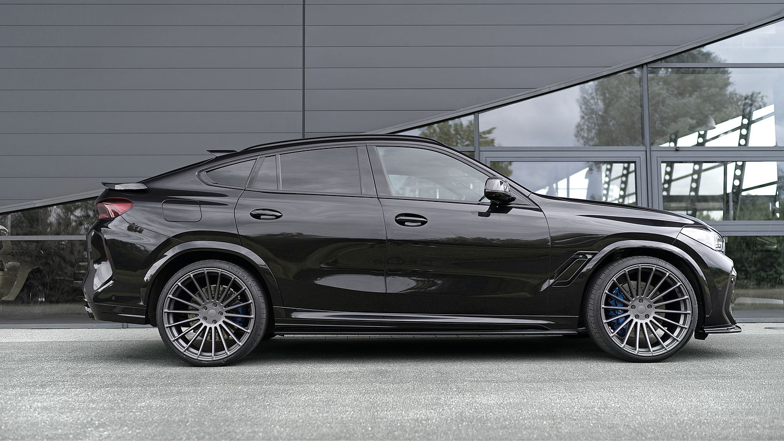 Hamann elabora la BMW X6 M partendo dal punto di vista estetico