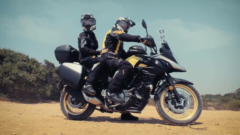 Moto in due: cosa dice la legge e da quale cilindrata è possibile