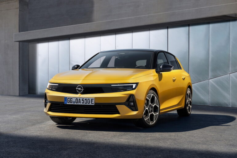 Opel Astra-e, c’è sempre una prima volta 100% elettrica