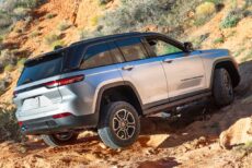7 All new 2022 Jeep® Grand Cherokee Trailhawk 4xe