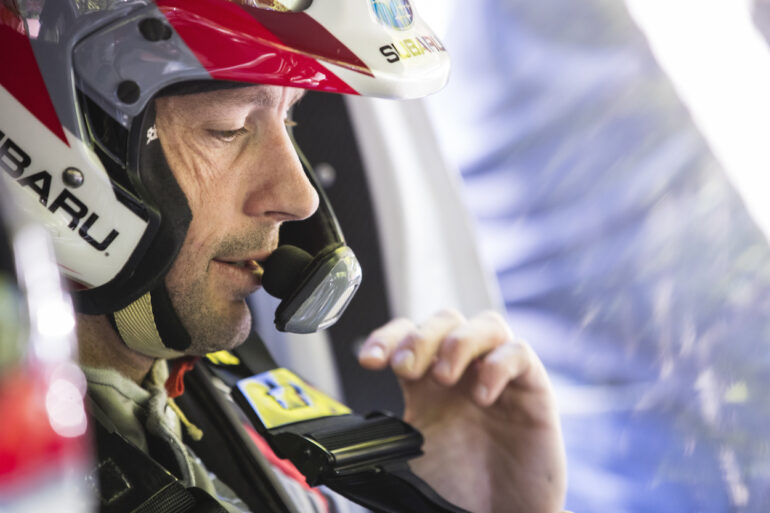 Travis Pastrana si rompe il bacino dopo un’acrobazia di base jumping