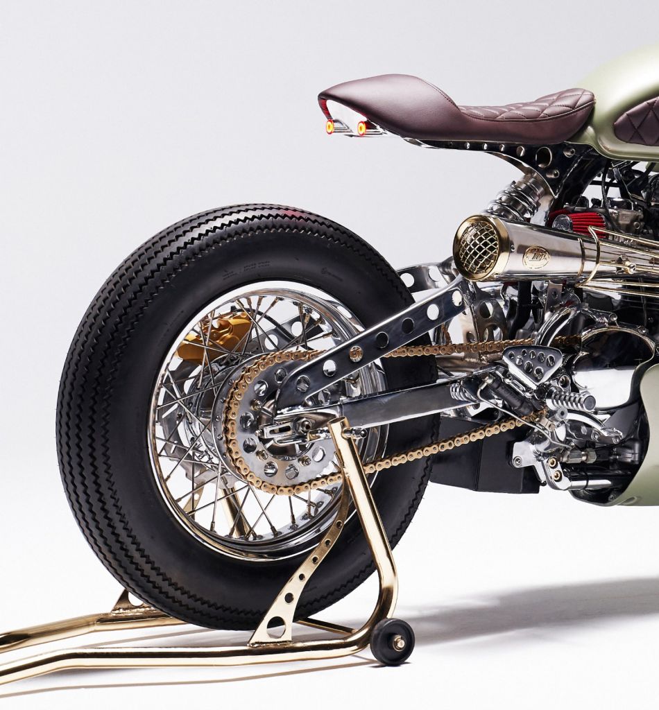 triumph thruxton 900 cafe racer jade 17 min