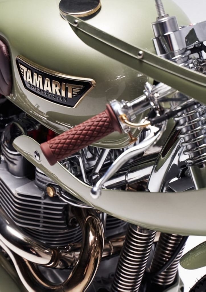 triumph thruxton 900 cafe racer jade 23 min
