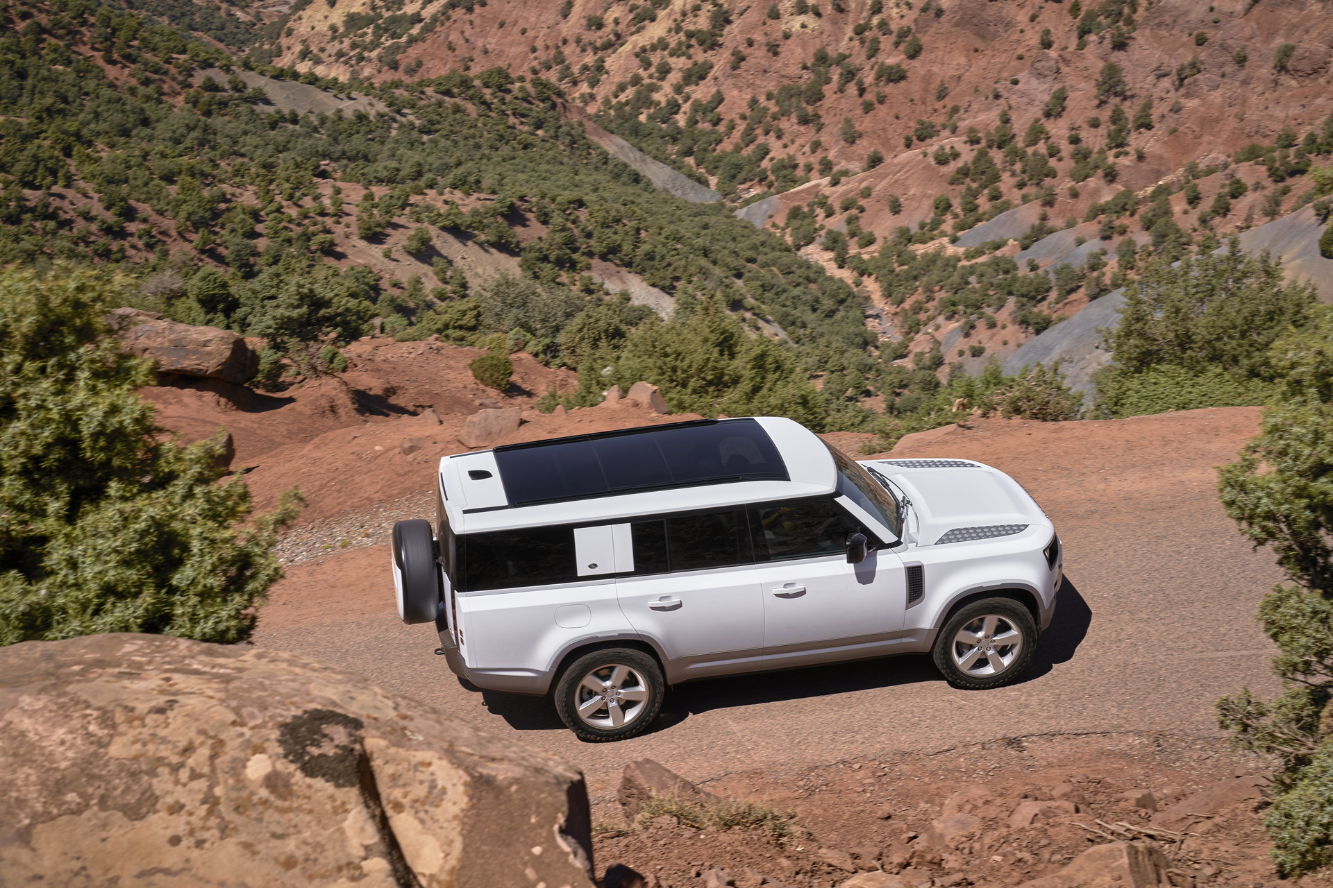 2023 Land Rover Defender 130 9
