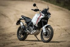 ducati desertx 01