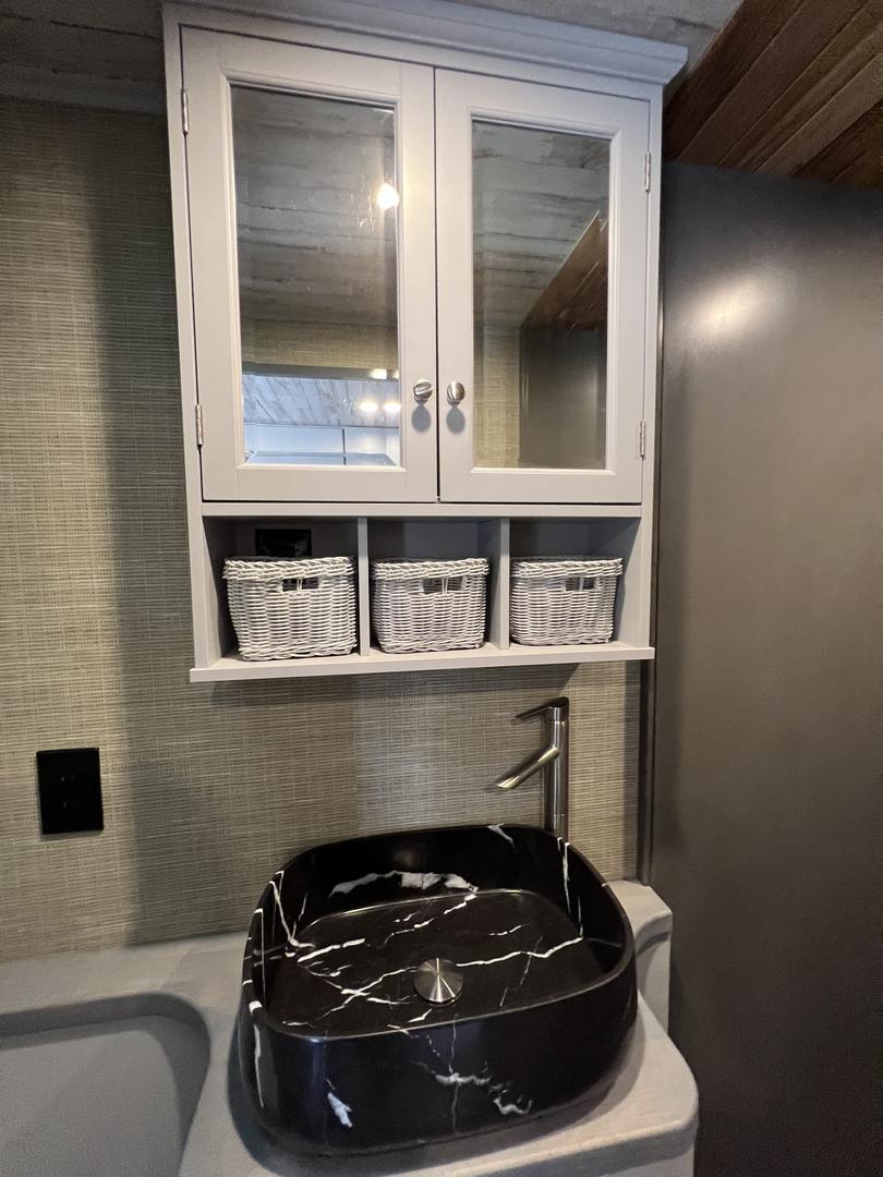 Int Bathroom2