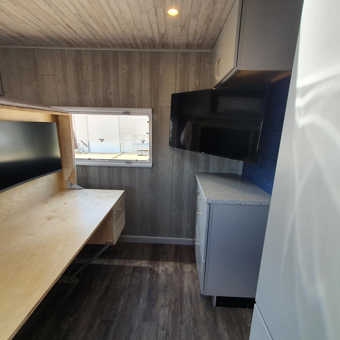 Int Bedroom10