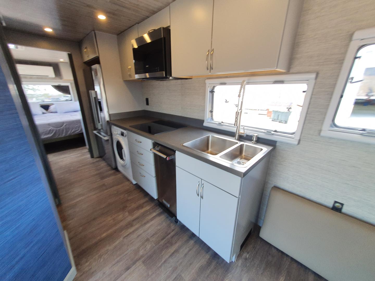 Int Galley0