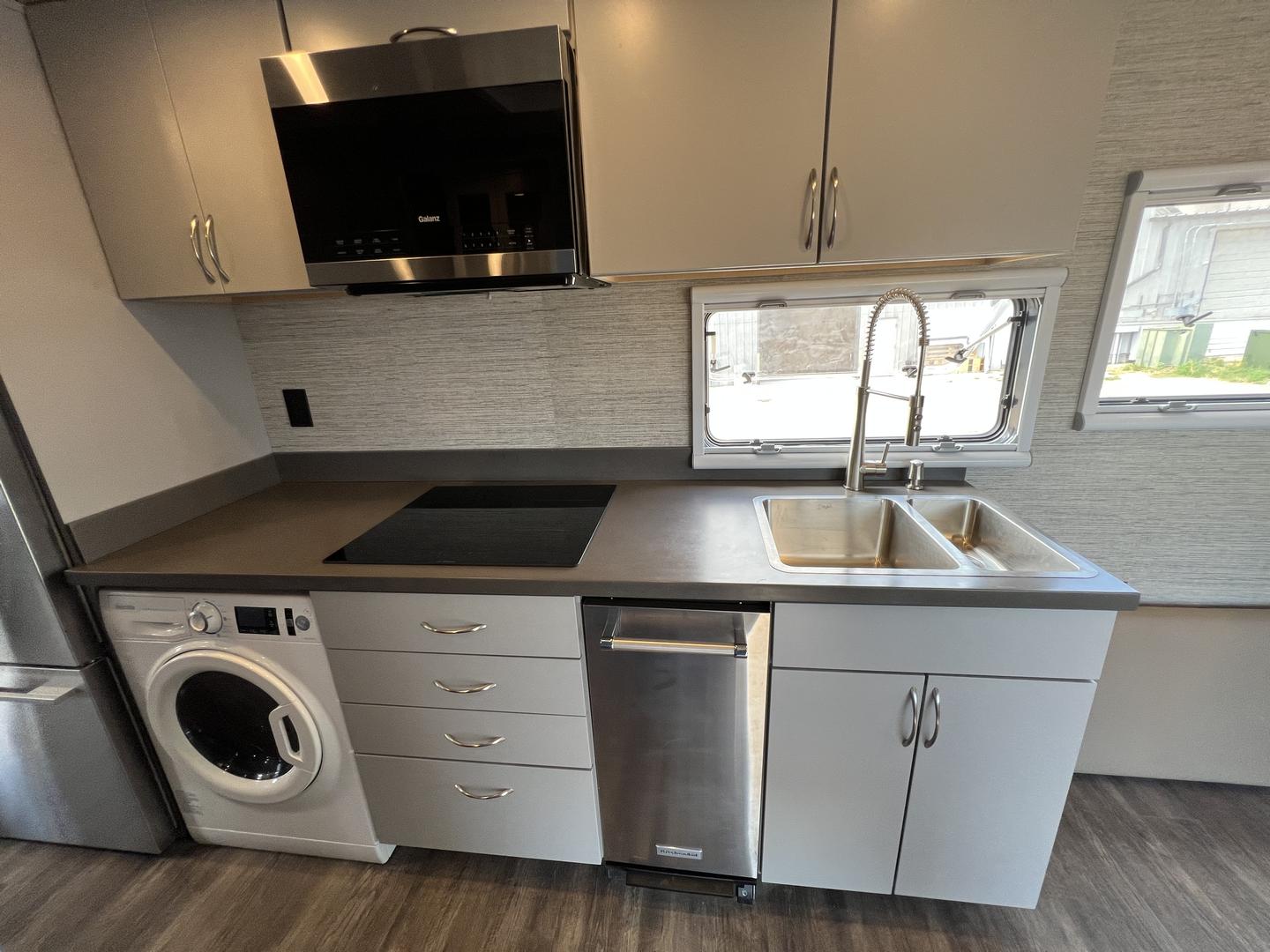 Int Galley1