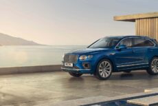 derivhero 1920x960 Bentayga Azure front 3 4 static CMYK