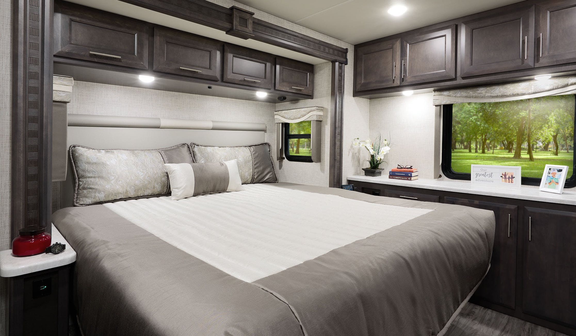 350k pasadena class c motorhome aims to pull in your cash like a moth to a flame 4