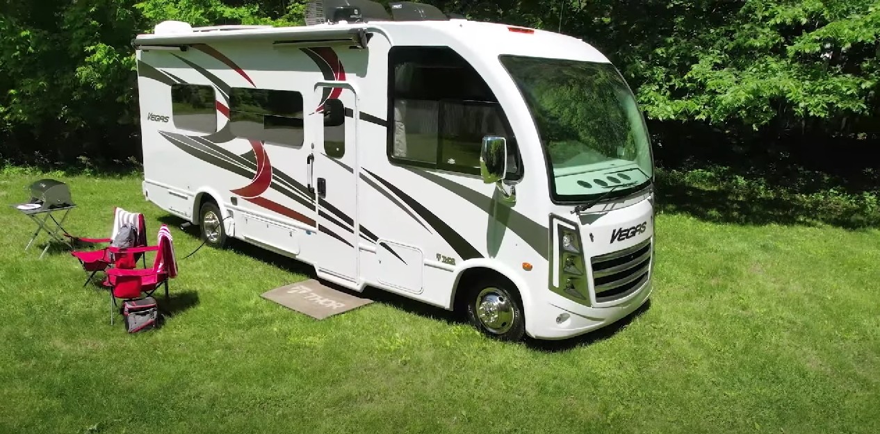 thors small class a motorhome packs big rv living ideal for a family of five 192618 1