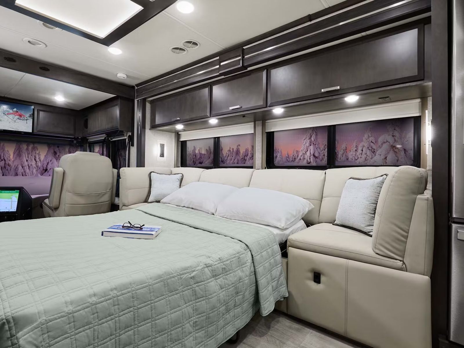 2022 Tuscany 45BX Portofino Regatta Chaise HideABed Sofa Bed Out 23 11zon