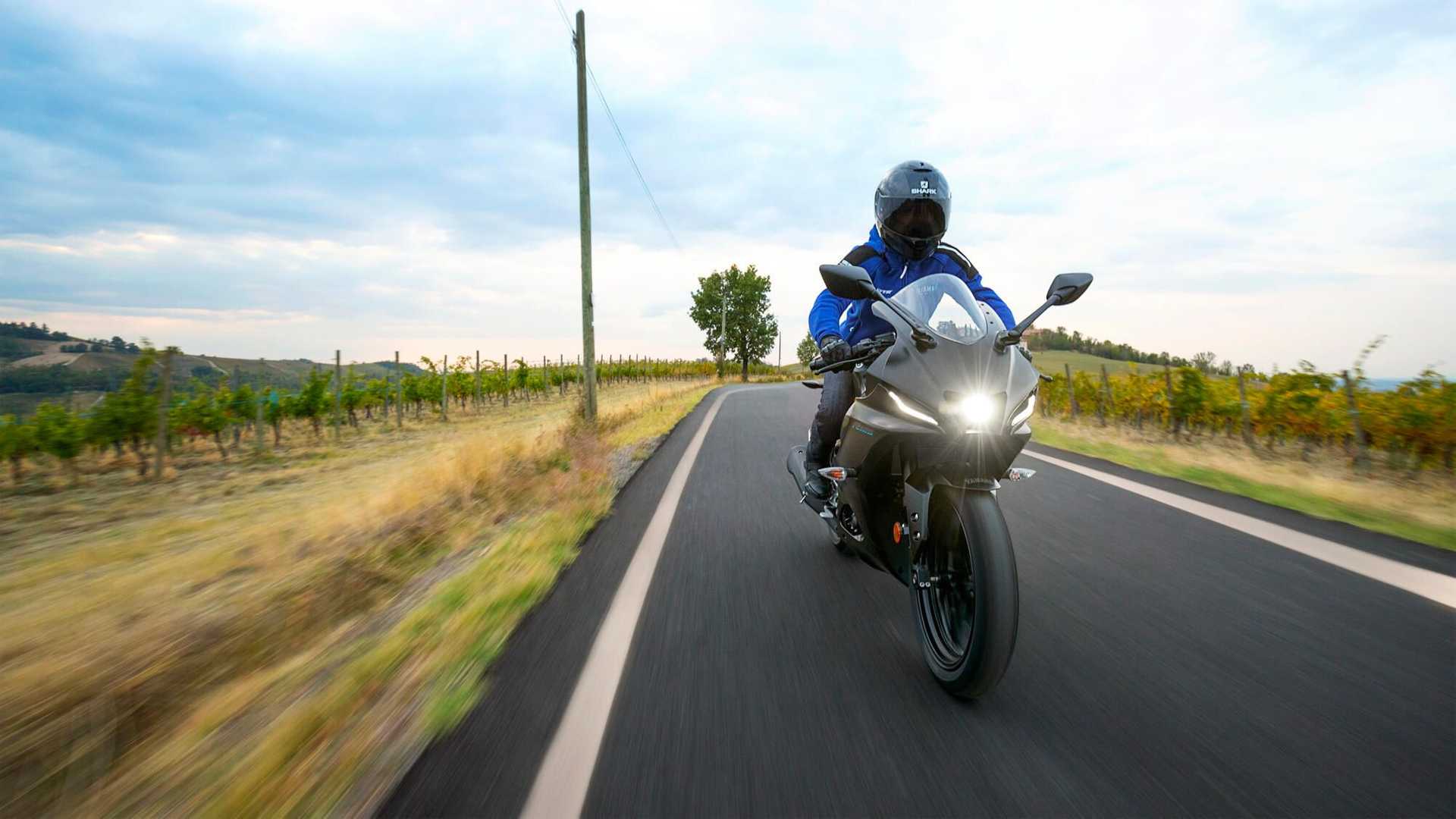 2023 yamaha yzf r125 road straight