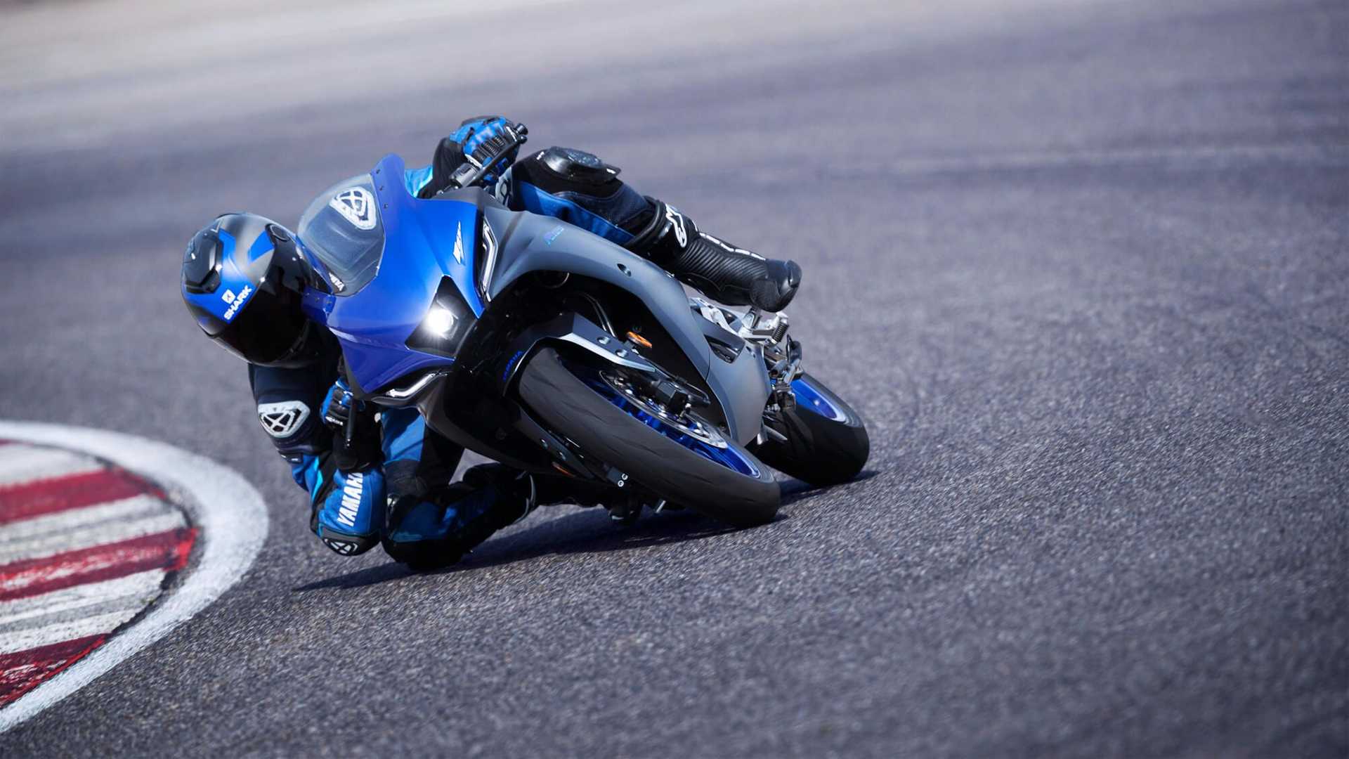 2023 yamaha yzf r125 track right