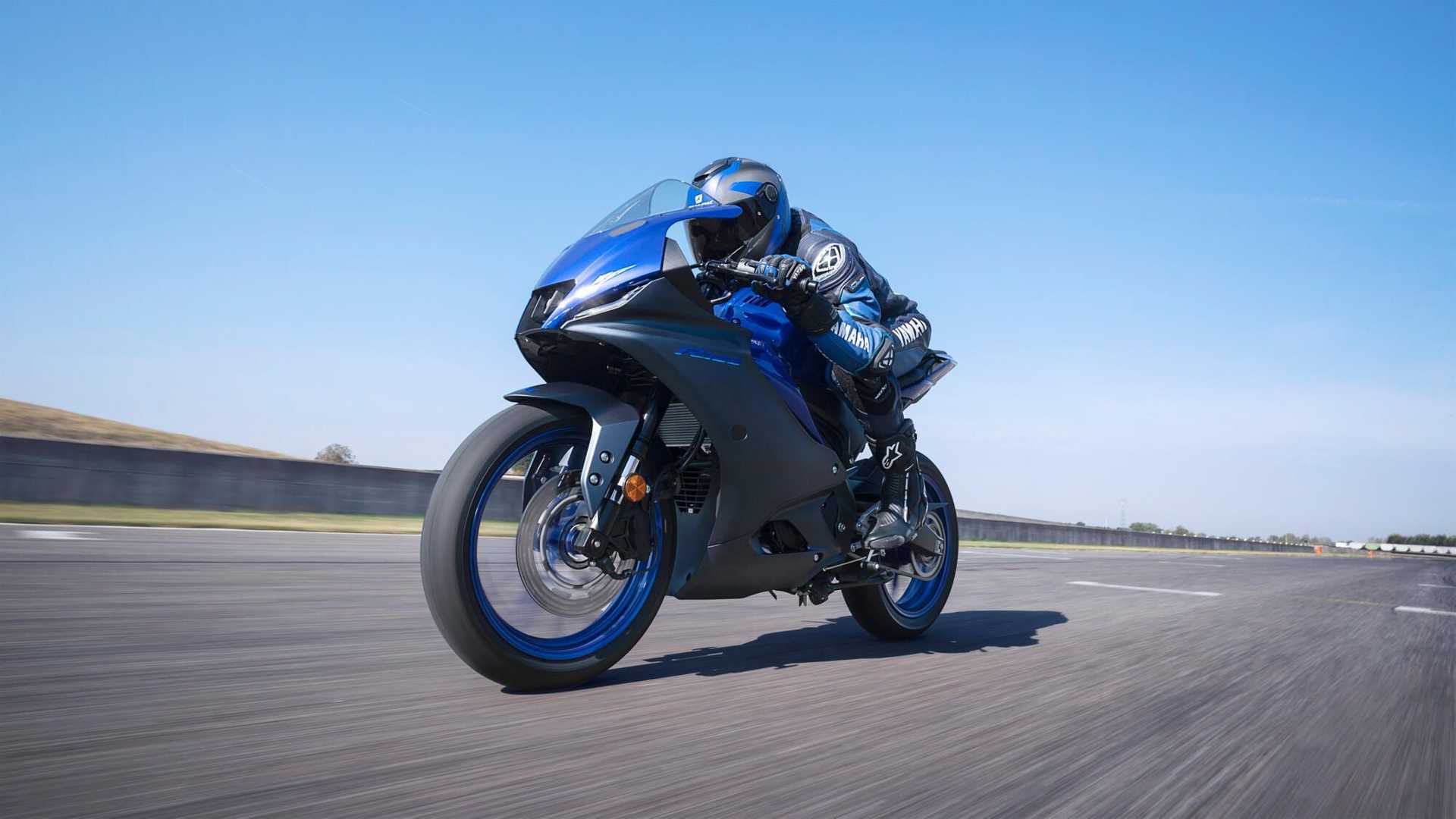 2023 yamaha yzf r125 track straight