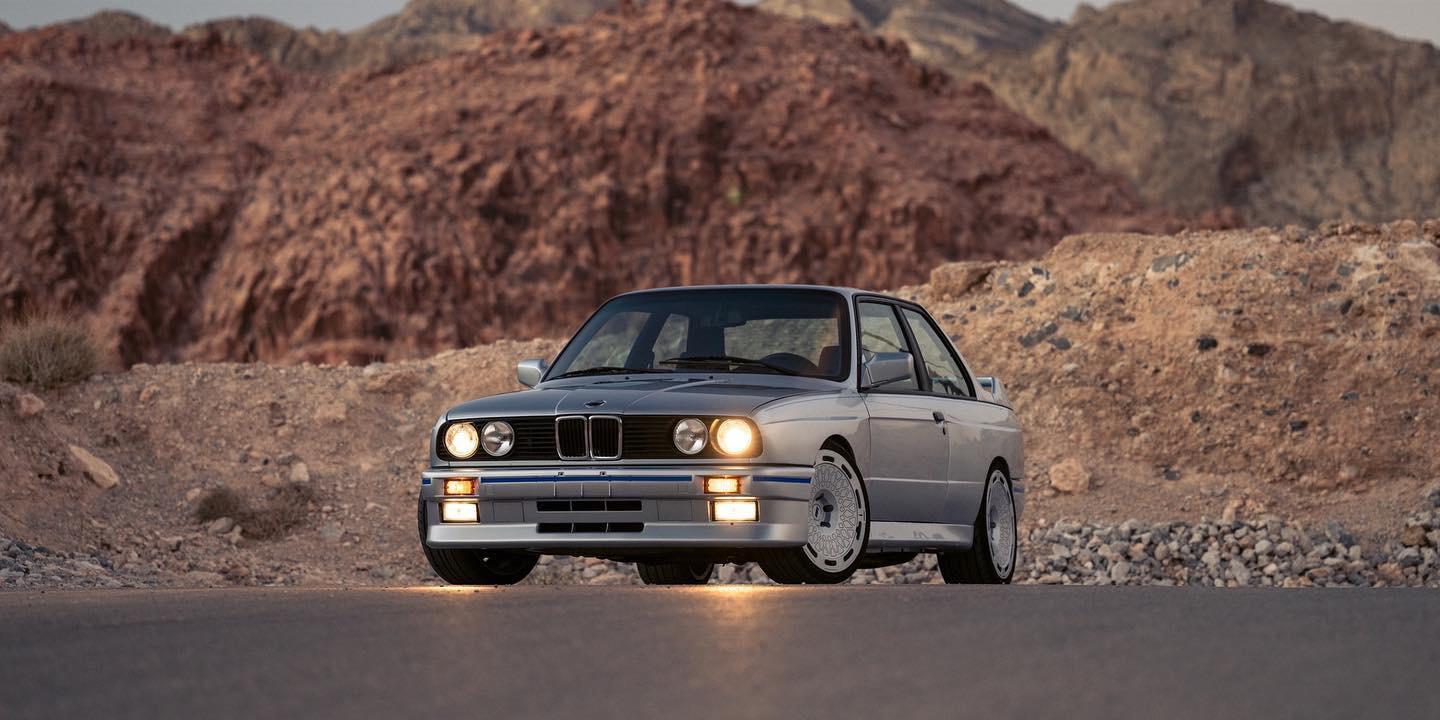 La BMW E30 M3 di Renner ha il V10 della M5 e costa 340mila euro