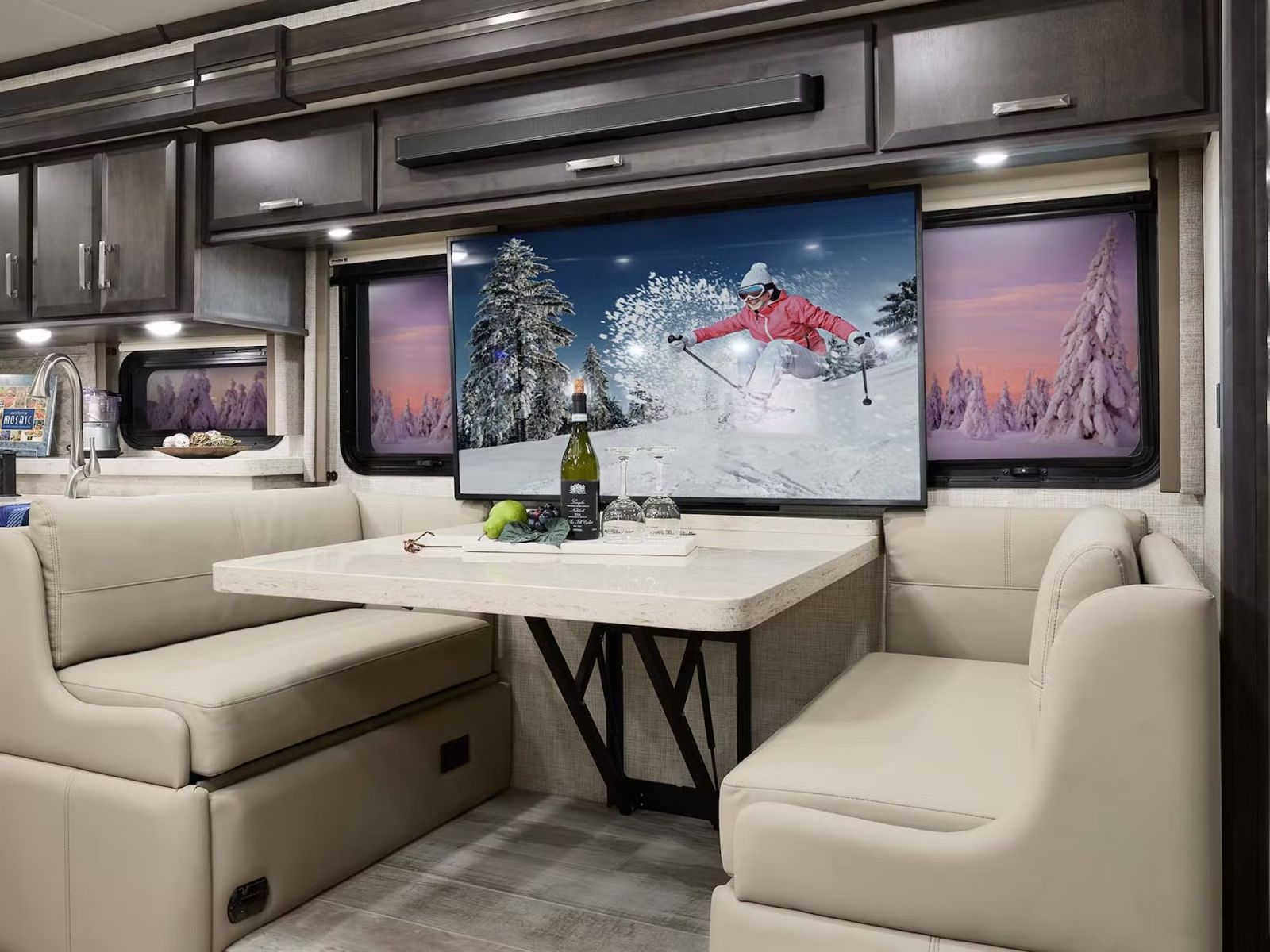 c7808008 802e 4cee 87ae c196a7474baa 2022 Tuscany 45BX Portofino Regatta Dream Dinette 25 11zon