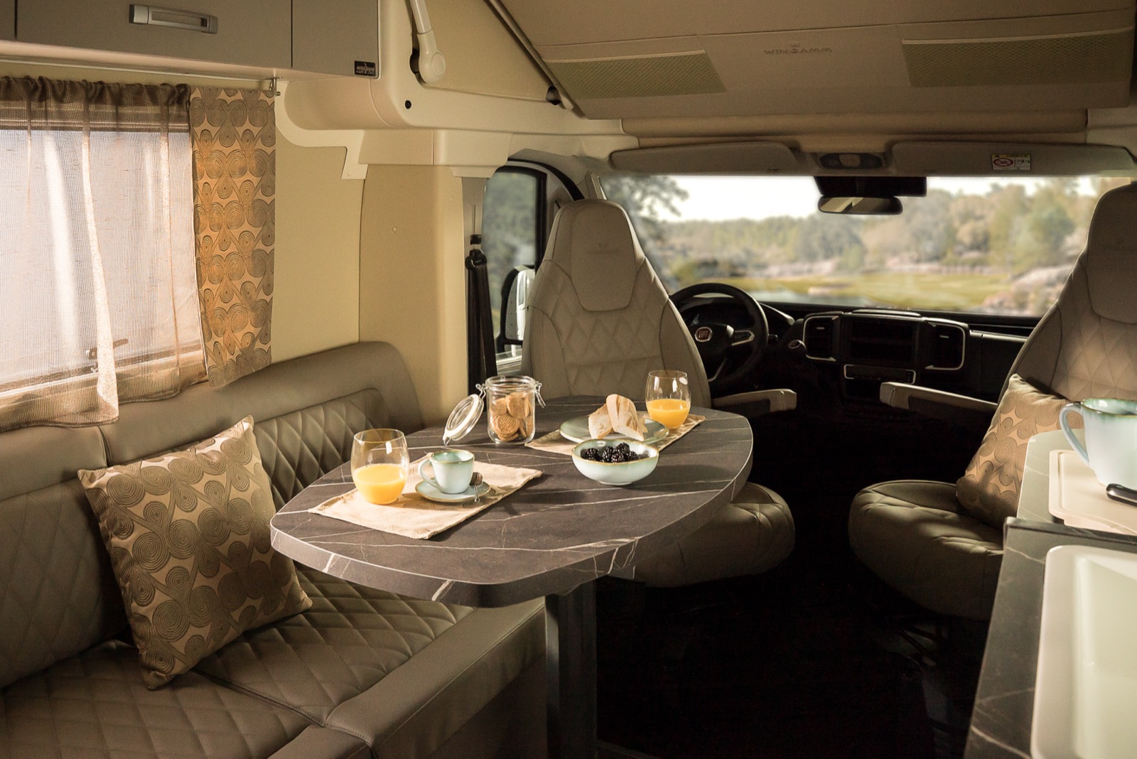 540 small luxury camper 32 copia 2