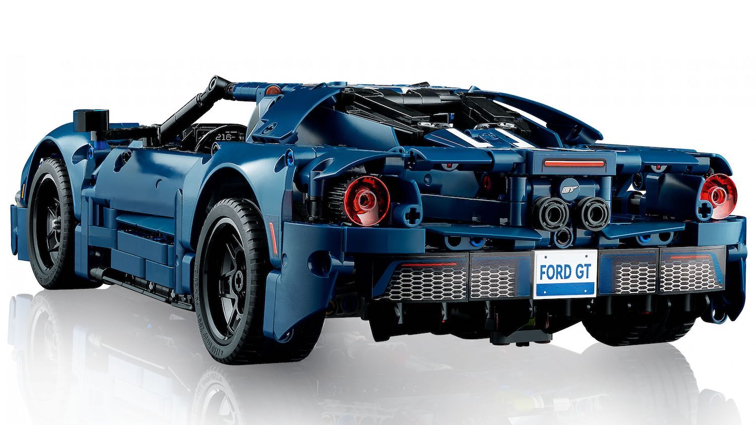 LEGO Technic 42154 Ford GT 2022 02