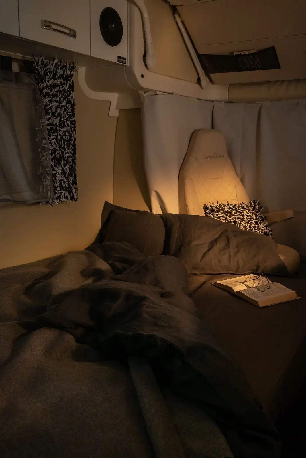 Oasi 540 dinette bed berths mini camper van