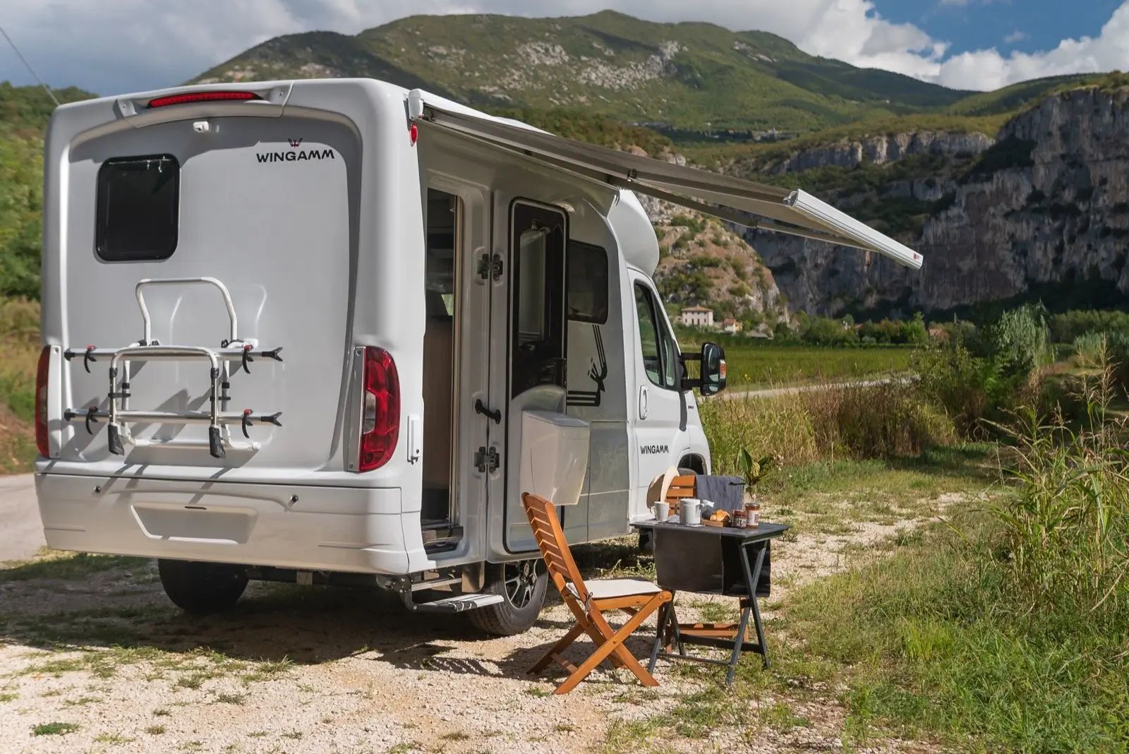 Oasi 540 small camper rv motorhome compact luxury premium camping