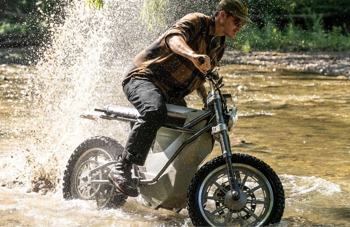 land moto s district scrambler is an off road ready e motorcycle capable of over 70 mph 8