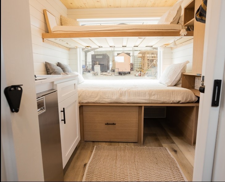 roam is a tiny room on wheels designed to offer everything needed for off grid adventures 9