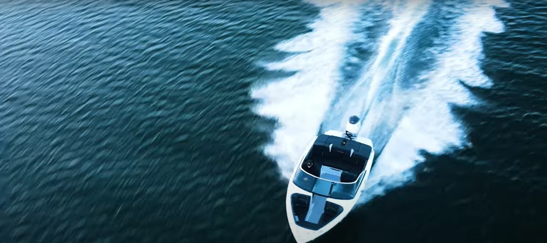 the incredible h2e bowrider sports the worlds most powerful electric powertrain 3