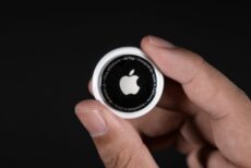 mark chan bMSE8HDpwlE unsplash airtag