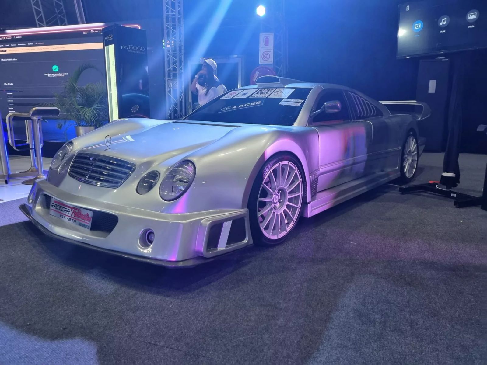 Mercedes Benz CLK GTR Replica 74 2048x1536 1