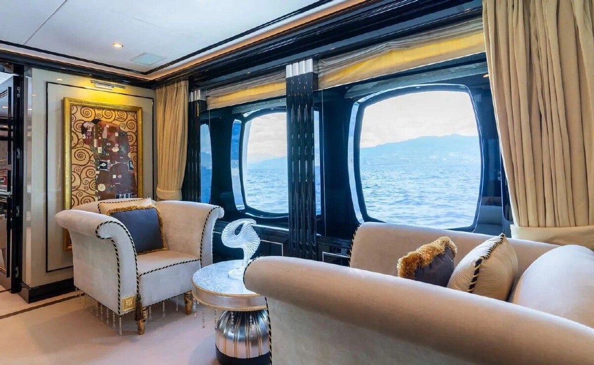 awe inspiring interiors turn this yacht into a floating palace fit for a king 13