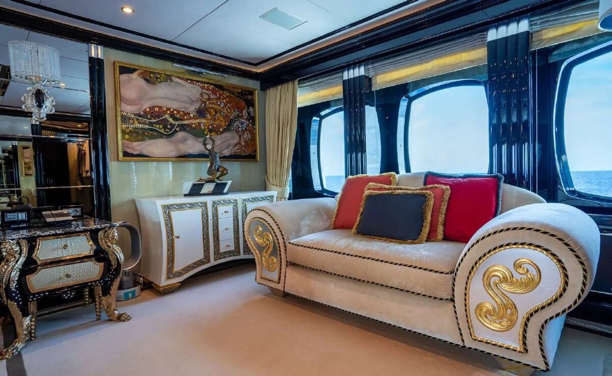 awe inspiring interiors turn this yacht into a floating palace fit for a king 17