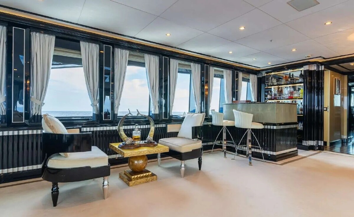 awe inspiring interiors turn this yacht into a floating palace fit for a king 19