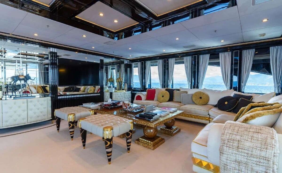 awe inspiring interiors turn this yacht into a floating palace fit for a king 20