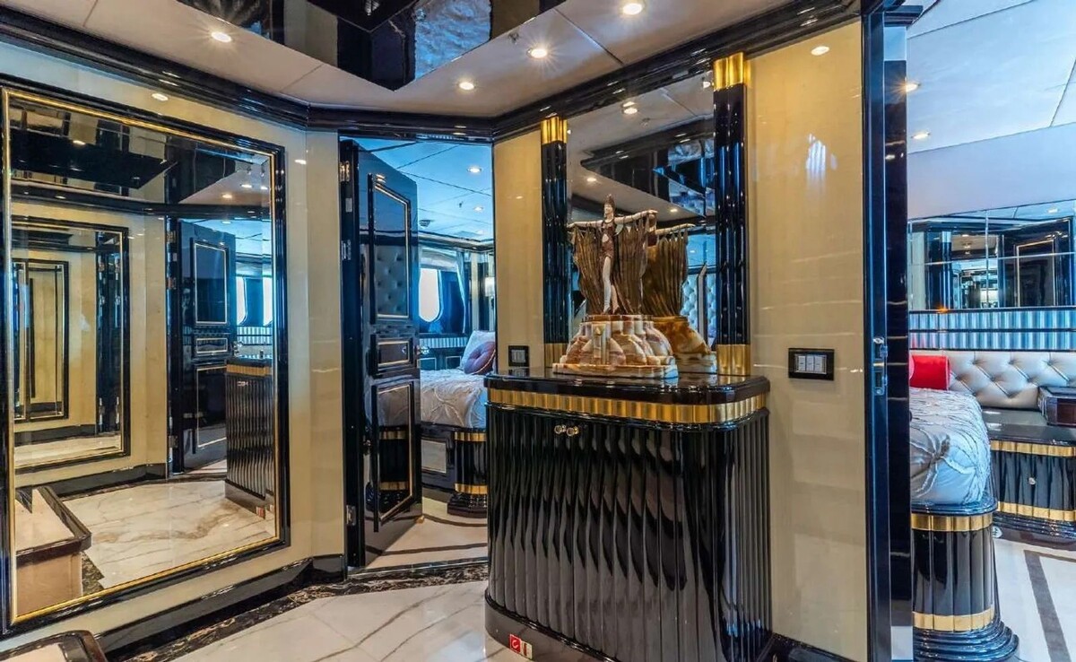 awe inspiring interiors turn this yacht into a floating palace fit for a king 22