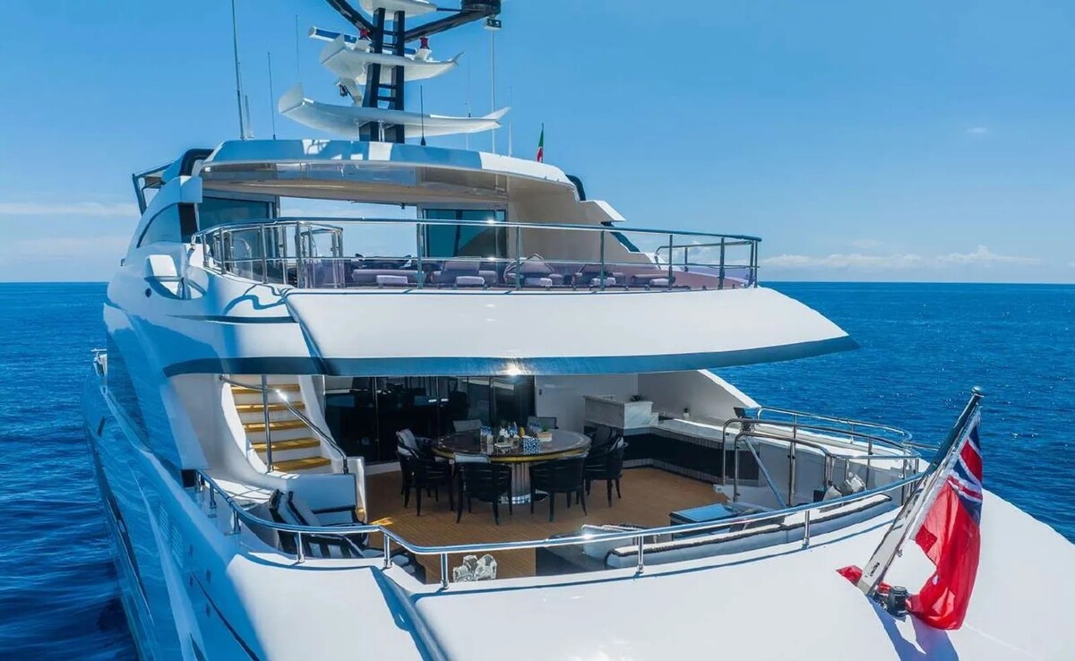 awe inspiring interiors turn this yacht into a floating palace fit for a king 6