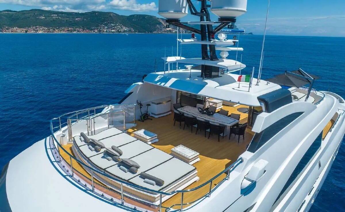 awe inspiring interiors turn this yacht into a floating palace fit for a king 8
