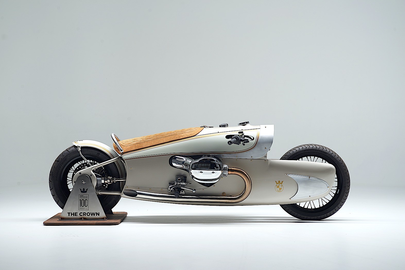 bmw r 18 the crown is an industrial style custom fork replaced by something much fancier 1