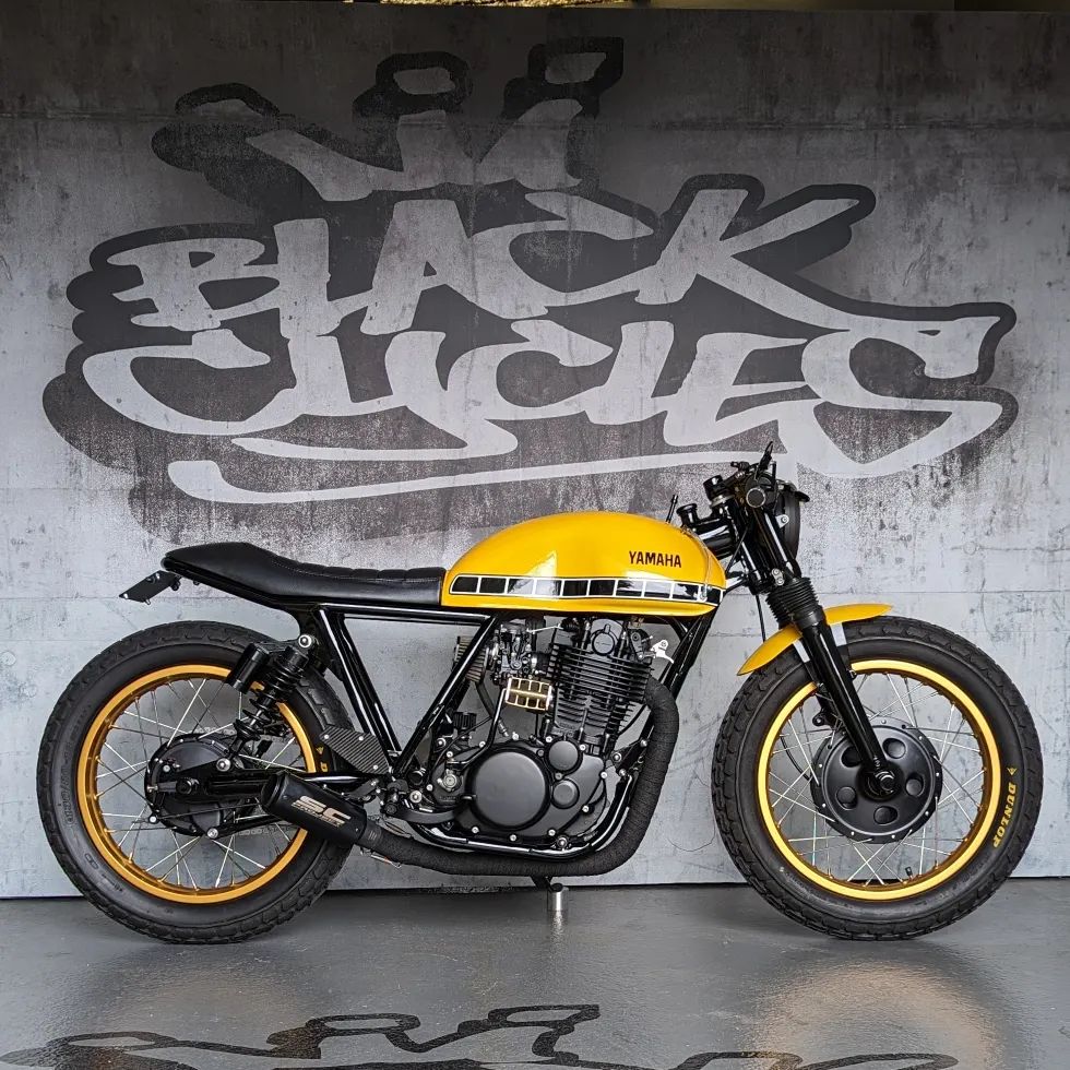 custom yamaha sr400 has an interesting backstory to complement the tasty looks 218029 1