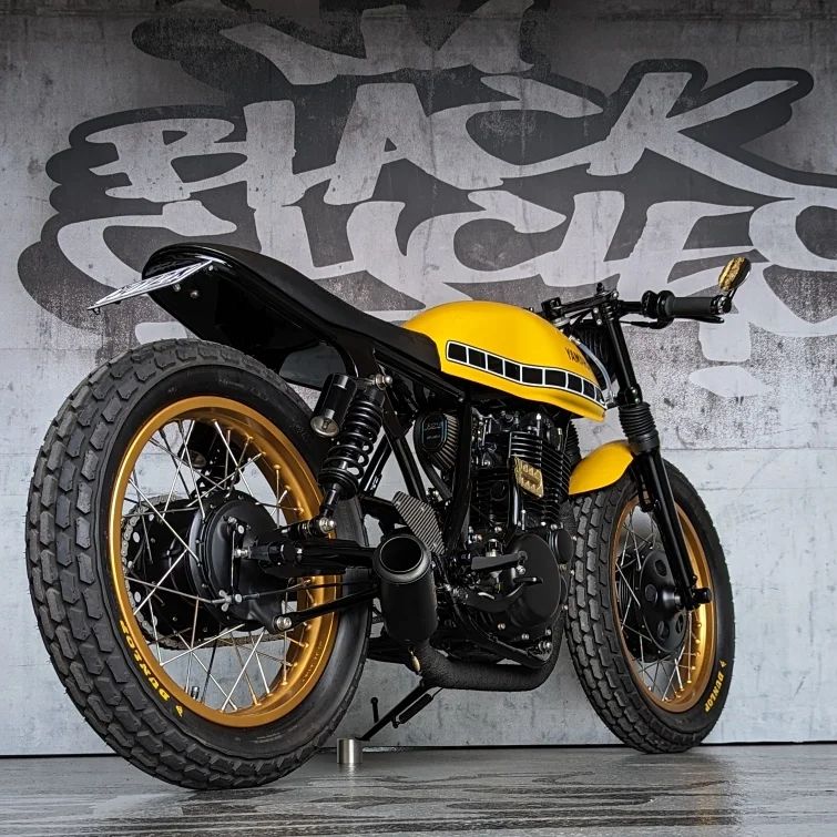 custom yamaha sr400 has an interesting backstory to complement the tasty looks 8