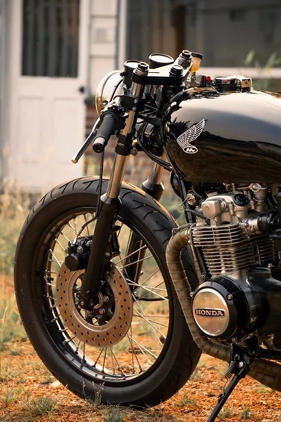 stripped down custom 1974 honda cb550 cafe racer is as stylish as they come 4