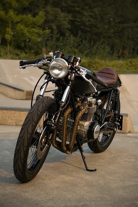 stripped down custom 1974 honda cb550 cafe racer is as stylish as they come 5