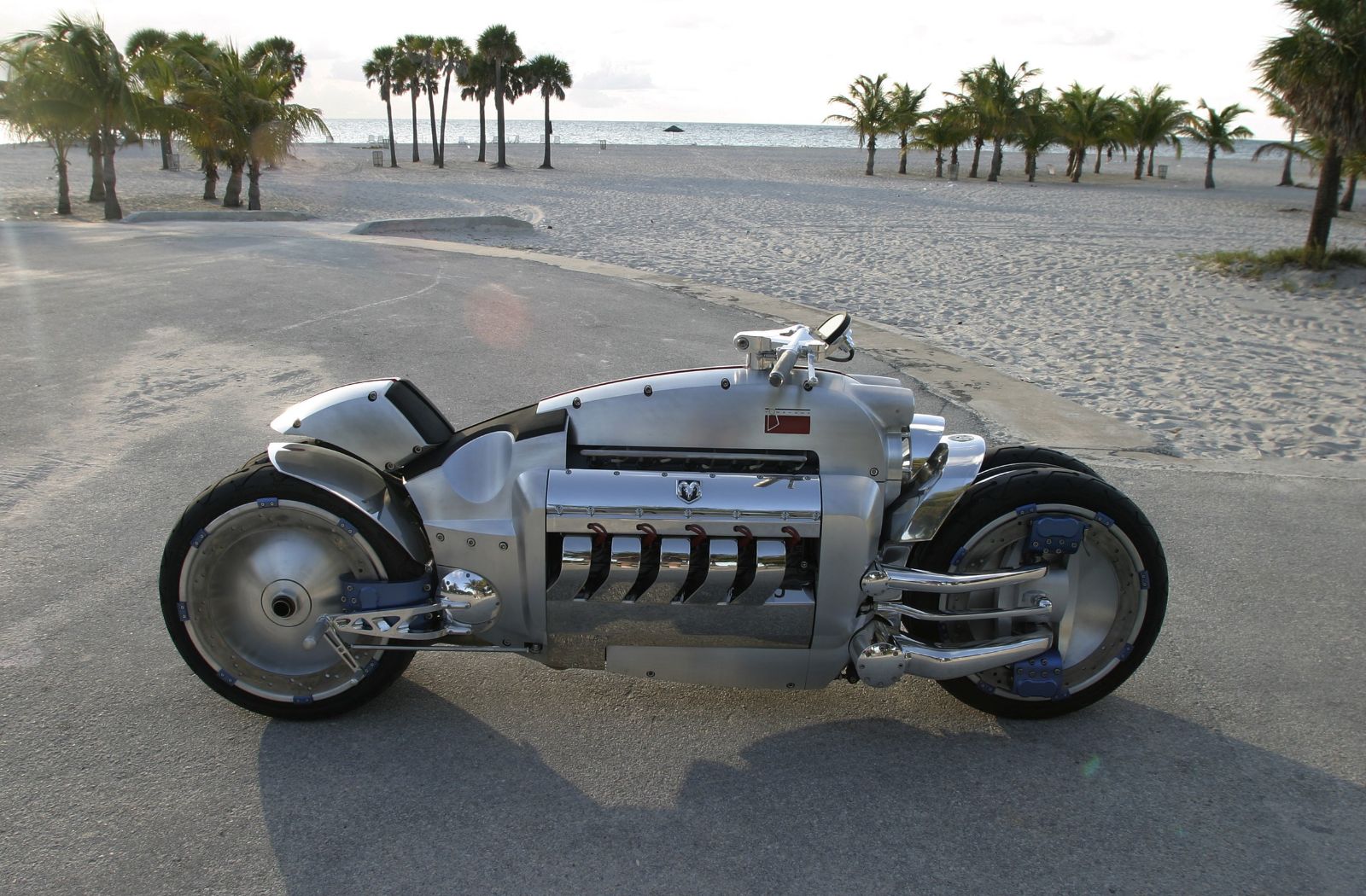 20 years ago dodge unveiled the tomahawk a v10 powered bike that s still insane today 219544 1