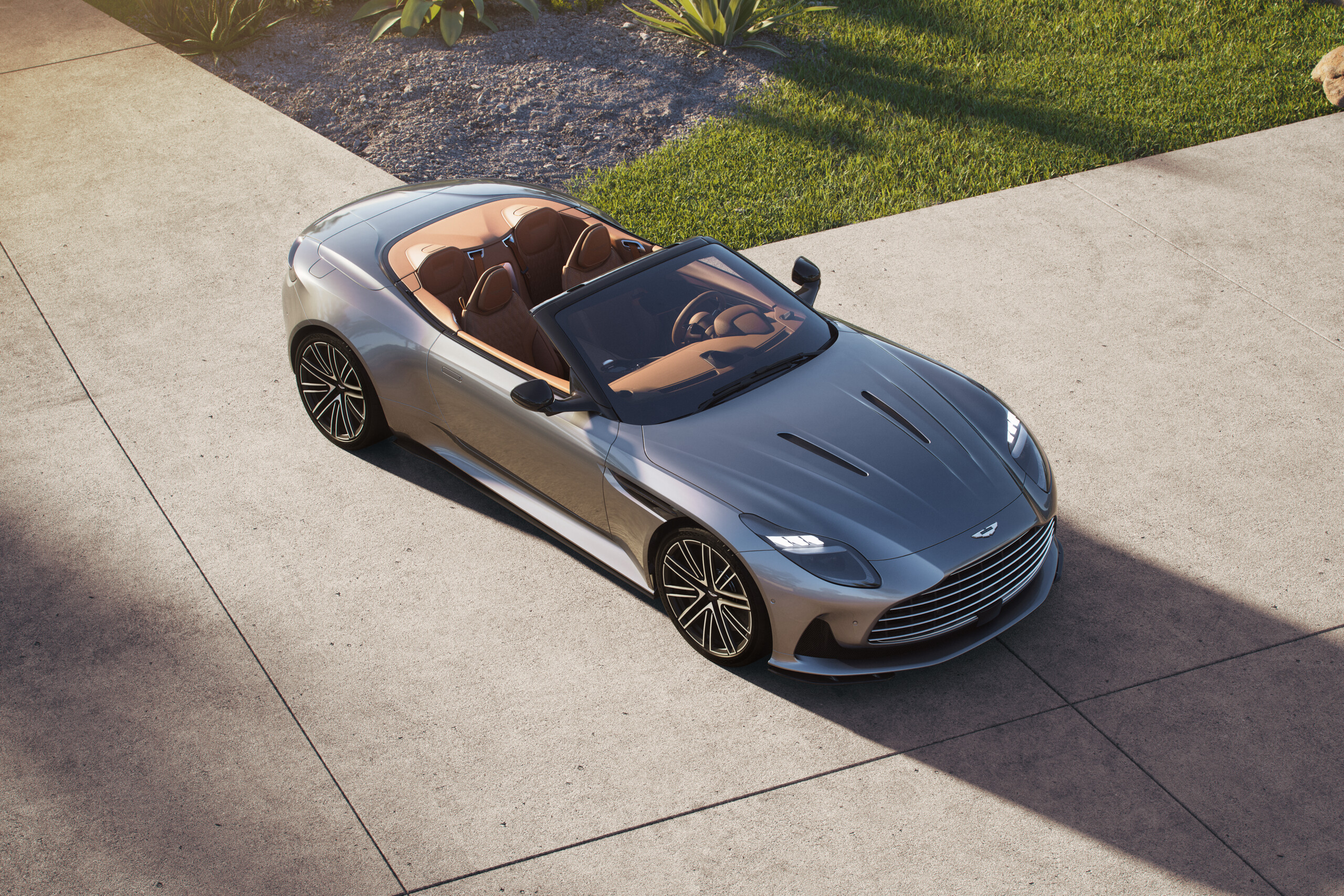 Aston Martin DB12 Volante 2 scaled