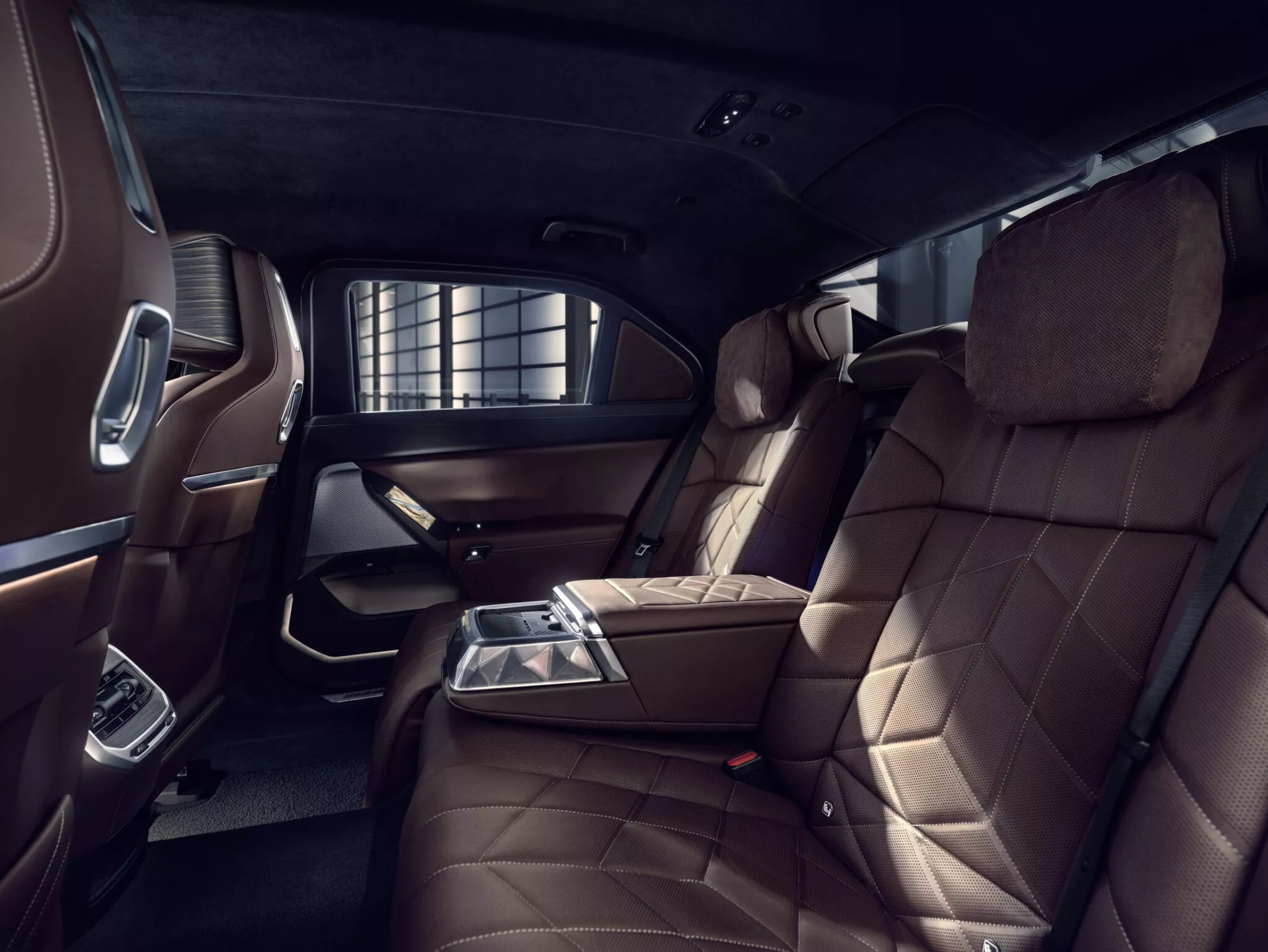 BMW 7 Series Protection 24 2048x1538 1