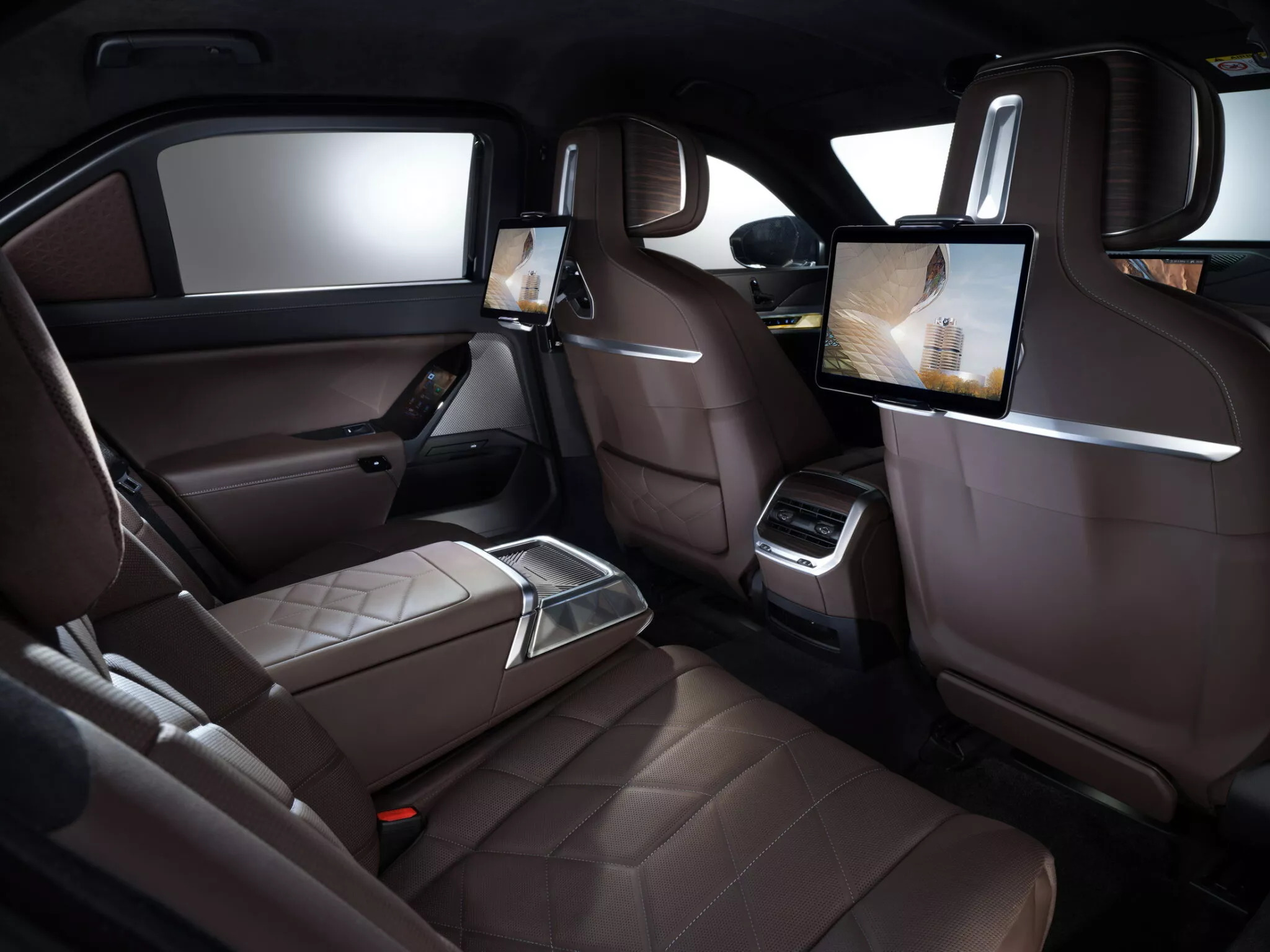 BMW 7 Series Protection 25 2048x1536 1