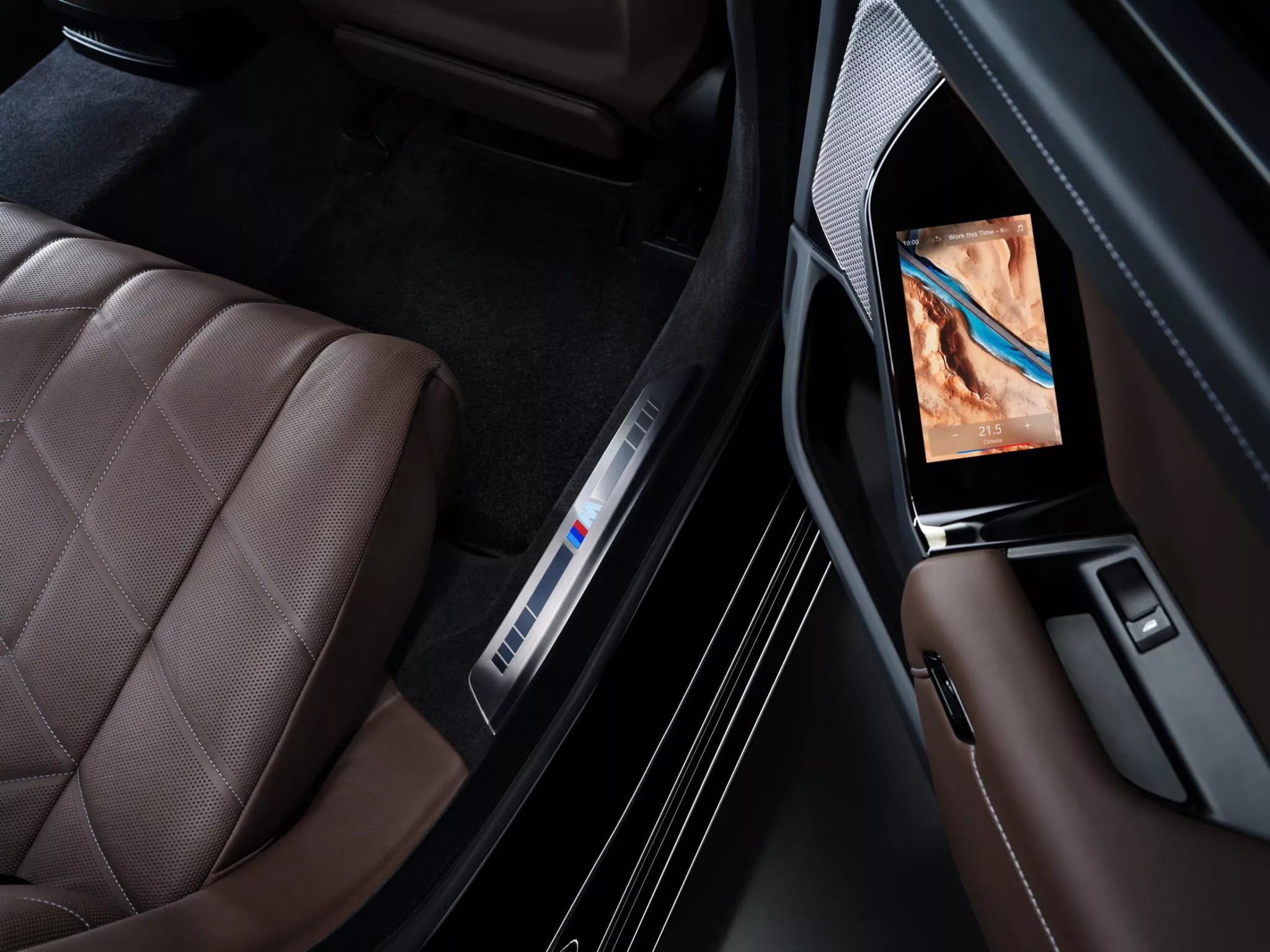BMW 7 Series Protection 27 2048x1536 1